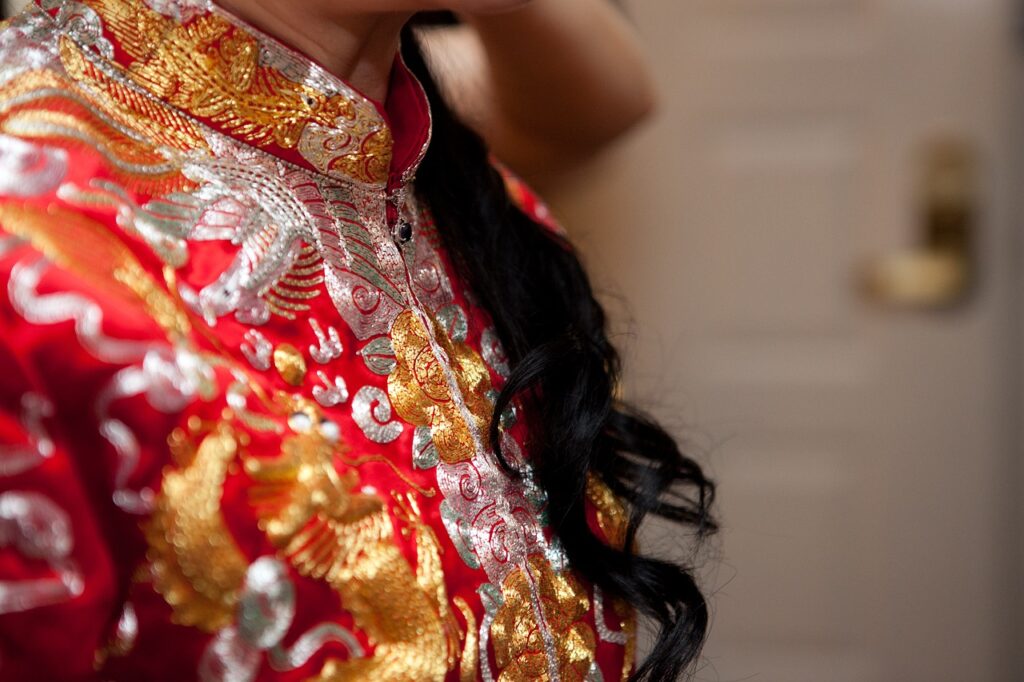 chinese wedding dress, marriage, wedding-1613172.jpg